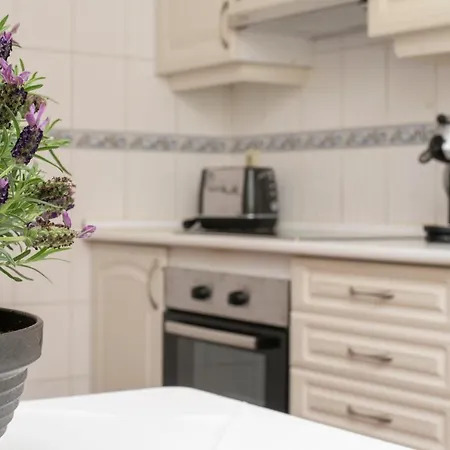 Pool And Garden Village-near * Albufeira